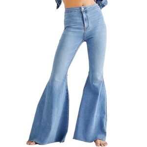 We The Free Just Float on Flare Bell Bottom Jeans | Size 32